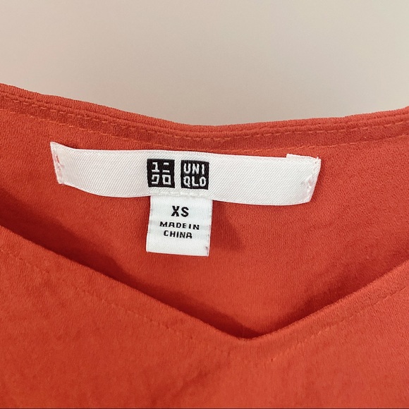 Sleeveless top from Uniqlo - Picture 2 of 2